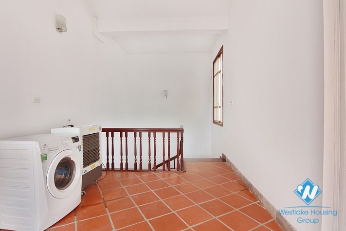 A beautiful house with lake view for rent in Tay Ho, Ha Noi